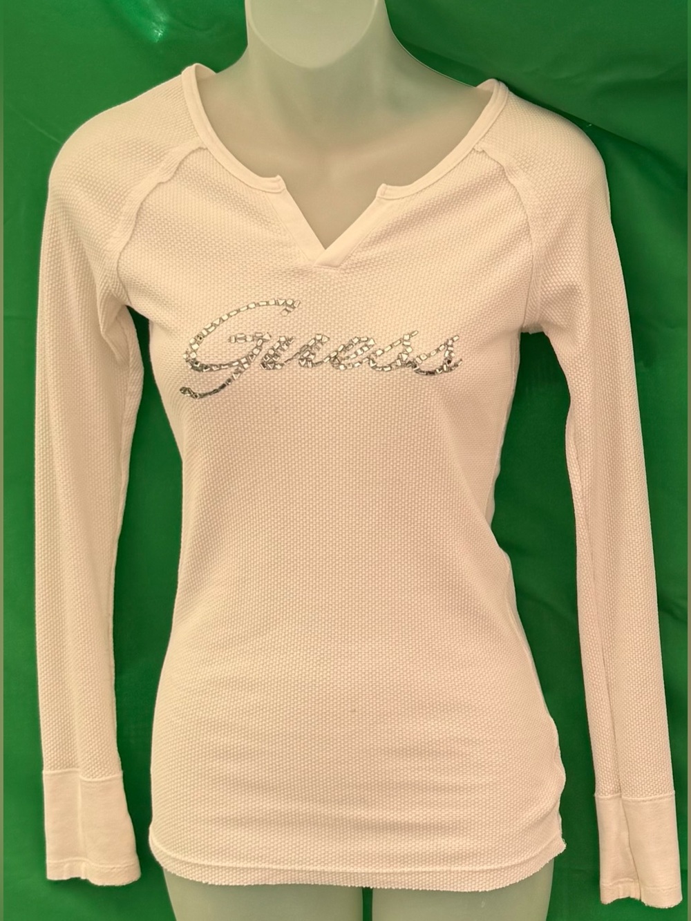 GUESS White Waffle Long-Sleeve Thermal Top with Crystal Logo Detail Women’s M